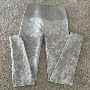 Fabletics seamless grey and white leggings